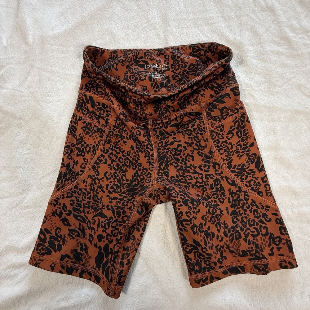 Women's BEBE SPORT HR Athletic Compression Shorts 6.5" Media Pockets, Small - Picture 3 of 7